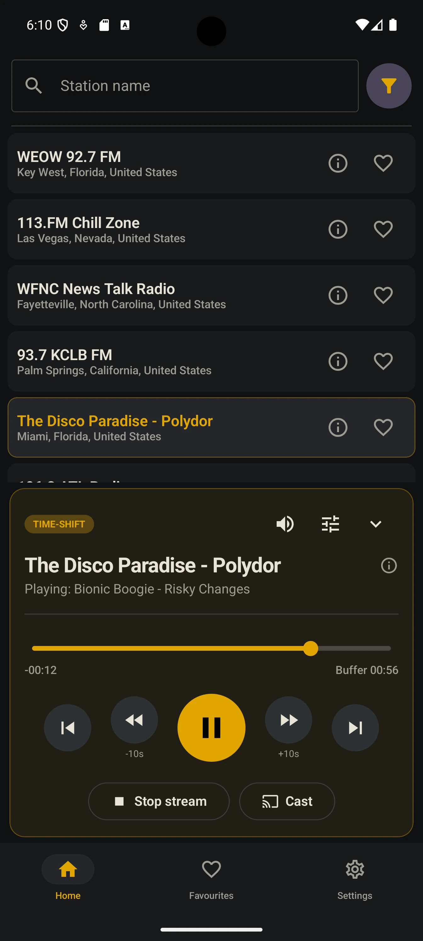 The FM Radio Online player expanded over the station list, with time-shift controls and a buffered live stream